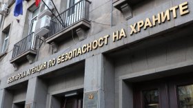 НАП и БАБХ разкриха склад в Кюстендил с 51 000 продукта без български етикет