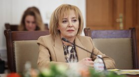Мая Манолова застава начело на КЗП