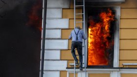 Нощ на взривове: Киев в пламъци и дим след руския удар (СНИМКИ)