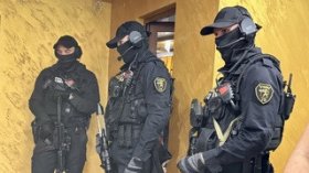 Ето как ГДБОП арестува сводниците лихвари в Новачане (ВИДЕО)