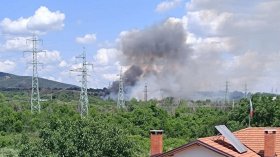 Пожар избухна в сухи треви и храсти край Стара Загора