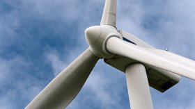След натиска на Тръмп: RWE се отказва от вятърните си проекти в САЩ