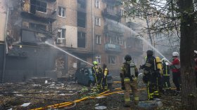 Руски дронове поразиха жилищни сгради в Киев, има десетки жертви