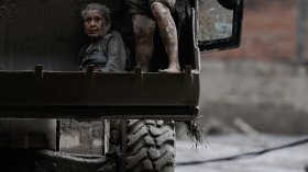 Отчаяната битка за оцеляване в Непал в СНИМКИ