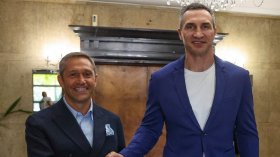 Владимир Кличко пристигна в София и започна серия срещи на високо равнище