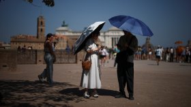 Гореща вълна обхвана античните забележителности в Рим (СНИМКИ)