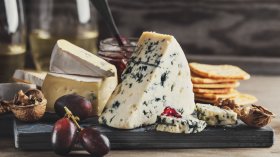 Сушата променя вкуса и цвета на прочутите френски сирена