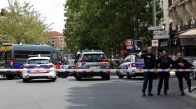 Три жени са ранени при нападение с нож в Париж (+СНИМКИ)