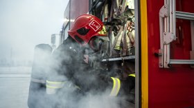 Мащабен пожар избухна в логистичен център на BRT в Милано (ВИДЕО)