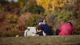 Седмицата започва със силен вятър и температури до 22 градуса