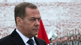 Медведев иска Русия да попълни "обменния си фонд" с европейци и американци