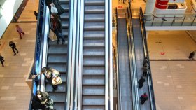 Киберстрахове връщат купувачите във физическите магазини