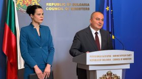 Абровски: Няма сключен договор за защита от градушки със самолетен способ