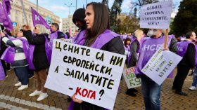 Протестът на КНСБ: "Искаме 10% по-високи заплати, нищо не ни е обещано"
