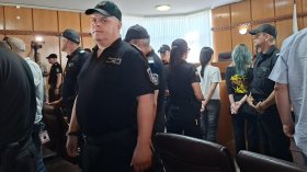 Убийството на Младежкия хълм: Съдът остави в ареста 16-годишното момиче