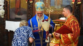 Голяма Богородица обедини вярващи в Казанлък (СНИМКИ)