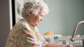 Сухота в устата: Защо ЕГН-то не е виновно и кои лекарства ни "пресушават"?
