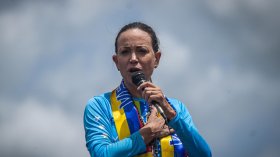 Защо Мачадо няма да получи лично Нобеловата награда за мир