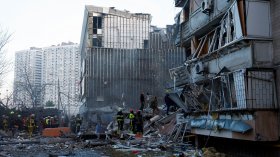Затрупани хора и разрушени жилища след руска атака с дронове в Киев