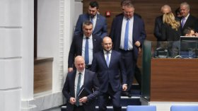 Бюджет в застой: Партиите не могат да се разберат след оставката на кабинета "Желязков"