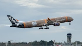 Гигантският транспортен самолет от ново поколение на Airbus излетя за първи път
