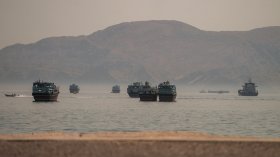 Над 11 000 моряци ще бъдат евакуирани от Персийския залив през Ормузкия проток