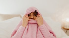 Постоянно ви е студено? Три възможни причини, които не бива да пренебрегвате