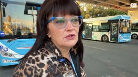 Скубане, удари и обиди: Ученици нападнаха контрольор в Казанлък след забележка (ВИДЕО)