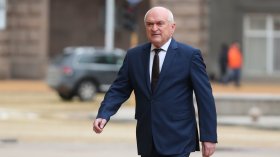 Главчев отрече да проверява собствената си работа като служебен премиер