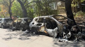 Има задържани за среднощните палежи на коли в София
