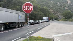 Скали се срутиха в Кресненското дефиле, две жени са пострадали