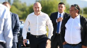 Радев посети бъдещия космически и отбранителен център в Доброславци (СНИМКИ)