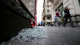 Протести и хаос в Европа: Сблъсъци с полицията от Италия до Албания