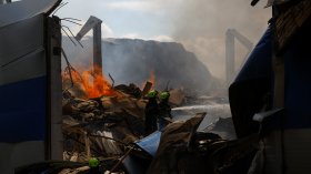 Руски дрон предизвика пожар в склад в Киевска област (СНИМКИ)
