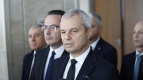"Възраждане" иска оставката на Йотова след скандала с помилван наркопласьор