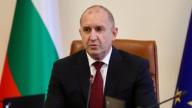 Радев за корабите в Черно море край Бяла: Недопустима атака, войната се разширява