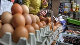 Яйцата и пилешкото месо в България поскъпнаха, цените ще скачат още