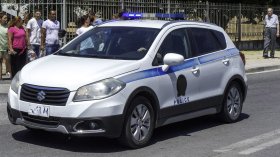 Обвиниха бащата на починалите българчета в заключена кола в Кипър