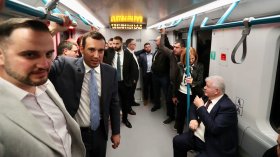 Столичното метро има нови станции: Официални лица с тестово пътуване (СНИМКИ)