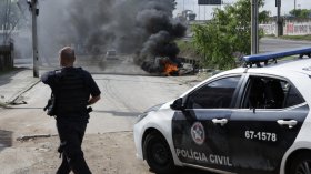 Трагедия в Бразилия: Най-малко 23-ма загинали при сблъсък на автобус и камион