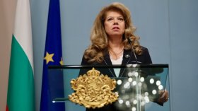 Йотова: България изразява солидарност с Непал и Китай