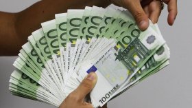 Раздута администрация, автоматично увеличение на заплати, огромна корупция - време е да платим сметката