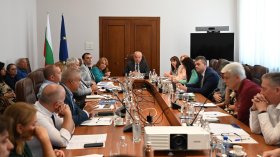 Новият механизъм за минималната заплата мина в ресорната комисия в парламента