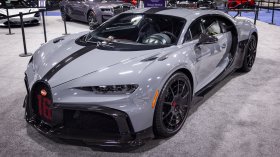 Откраднаха Bugatti-то на шефа на Bugatti, той преследва крадеца с Porsche