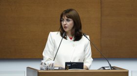 Ефремова: Стремим се минималната заплата да е максимално близо до горната граница