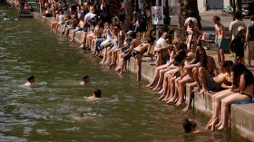 Удря ни екстремно време, живакът гони 44&deg;C