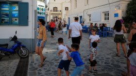 Почивката в Гърция излиза все по-скъпо: Горивата по островите гонят 2,50 евро