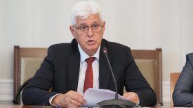 Четири от американските самолети на летището в София са напуснали по молба на МО