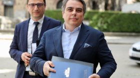 "Продължаваме промяната" връчиха на президента искане за вето върху Бюджет 2026 (СНИМКИ)