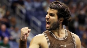Алкарас превъзмогна тежък старт и се класира за третия кръг на US Open